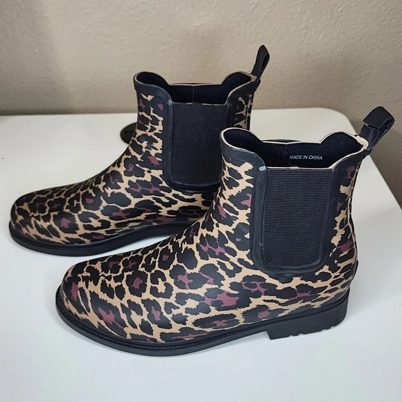 J. CREW Pull on Leopard Short Ankle Boot - Picture 11 of 11